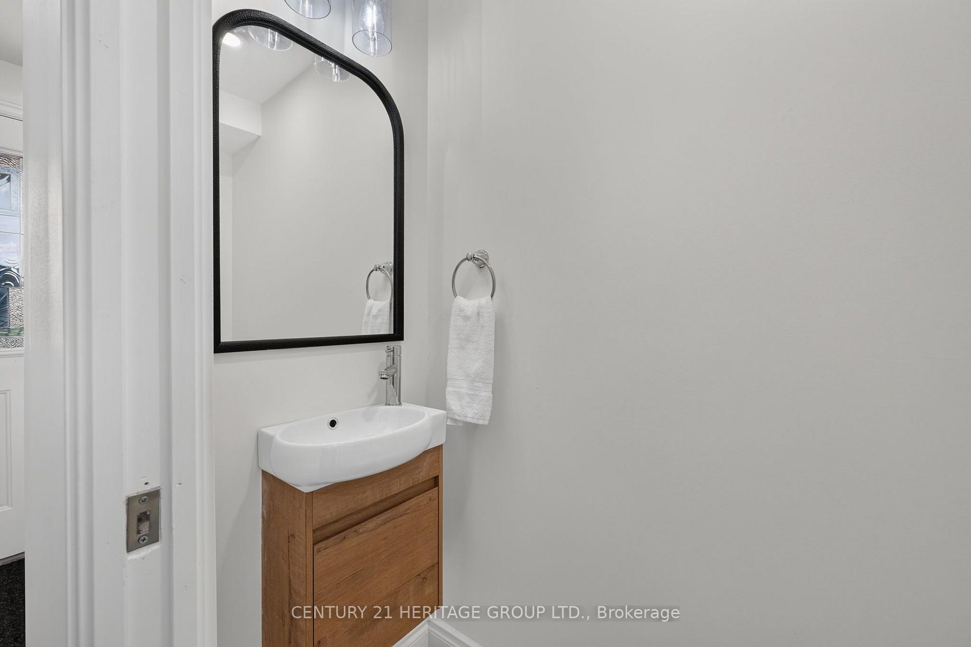 Photo 16 of 19 Majesty Boulevard, Barrie, Innis-Shore — HOMEH