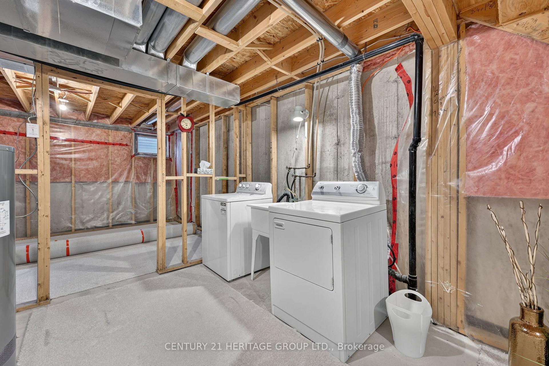 Photo 24 of 19 Majesty Boulevard, Barrie, Innis-Shore — HOMEH