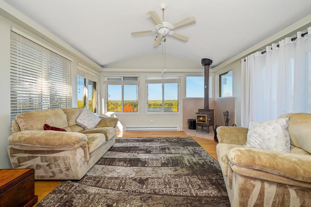 Photo 8 of 1565 Lilac Lane, Ottawa, Camelot — HOMEH