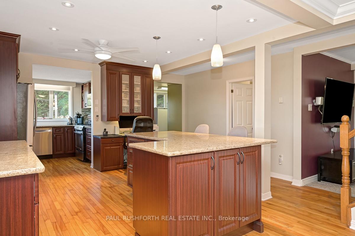 Photo 15 of 1565 Lilac Lane, Ottawa, Camelot — HOMEH