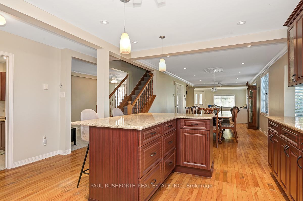 Photo 17 of 1565 Lilac Lane, Ottawa, Camelot — HOMEH