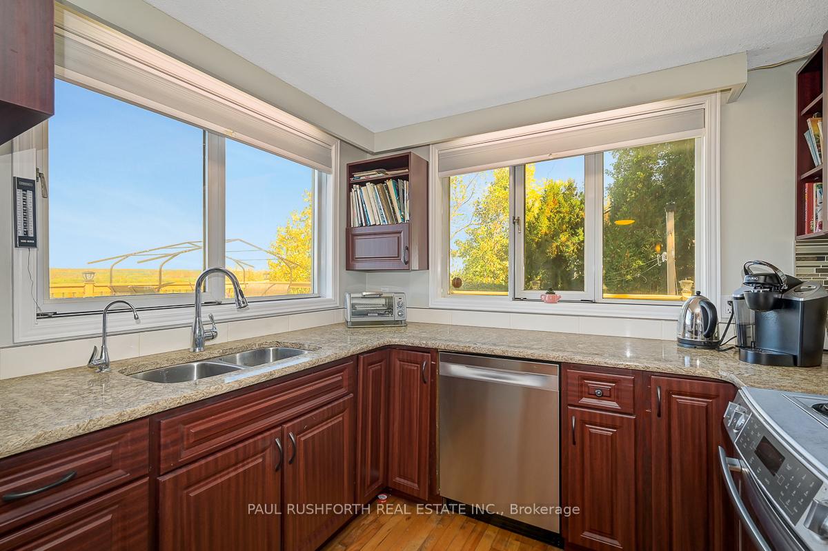 Photo 18 of 1565 Lilac Lane, Ottawa, Camelot — HOMEH