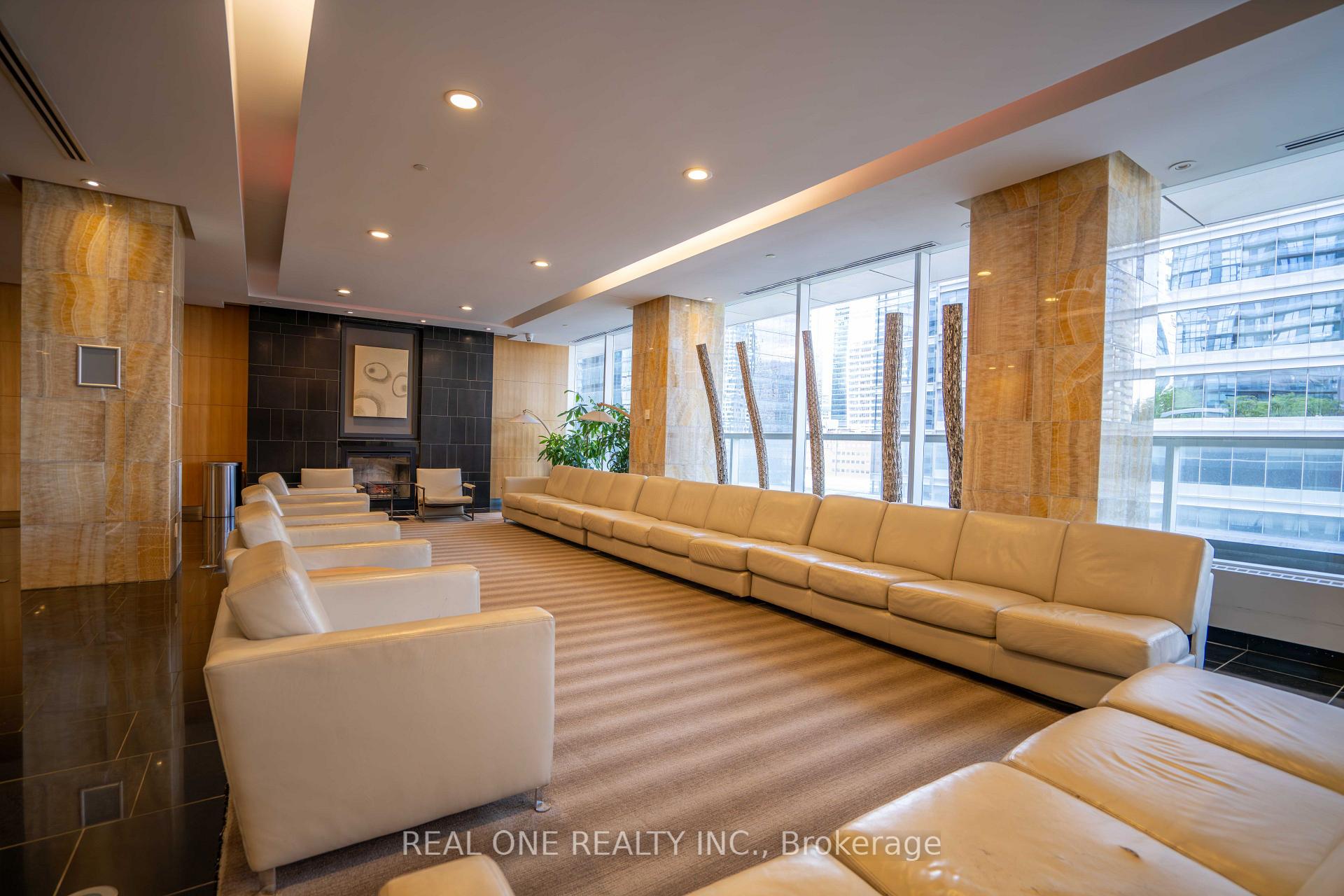 Photo 3 of Unit 1207, 65 Bremner Boulevard, Toronto, Waterfront Communities — HOMEH