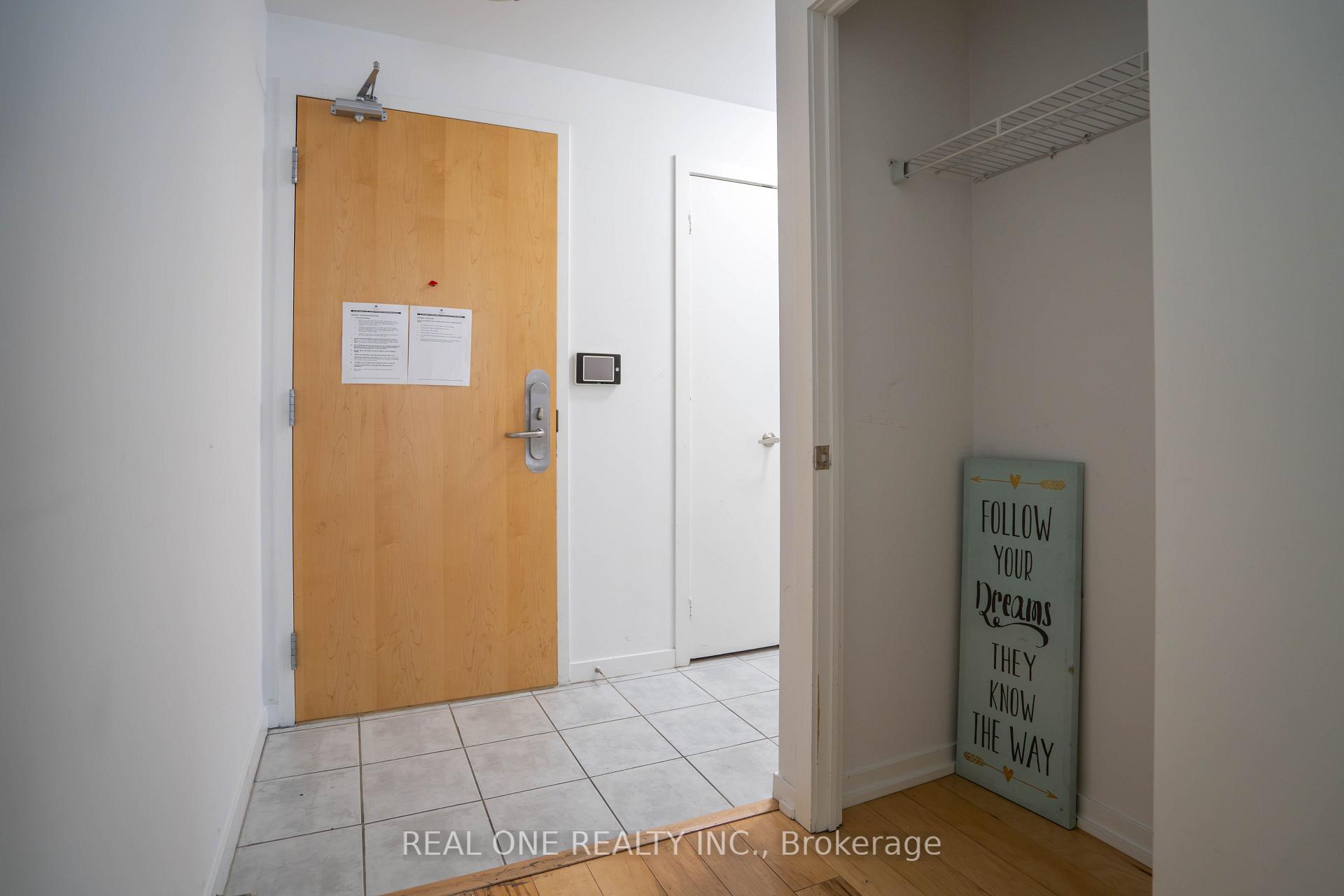 Photo 4 of Unit 1207, 65 Bremner Boulevard, Toronto, Waterfront Communities — HOMEH