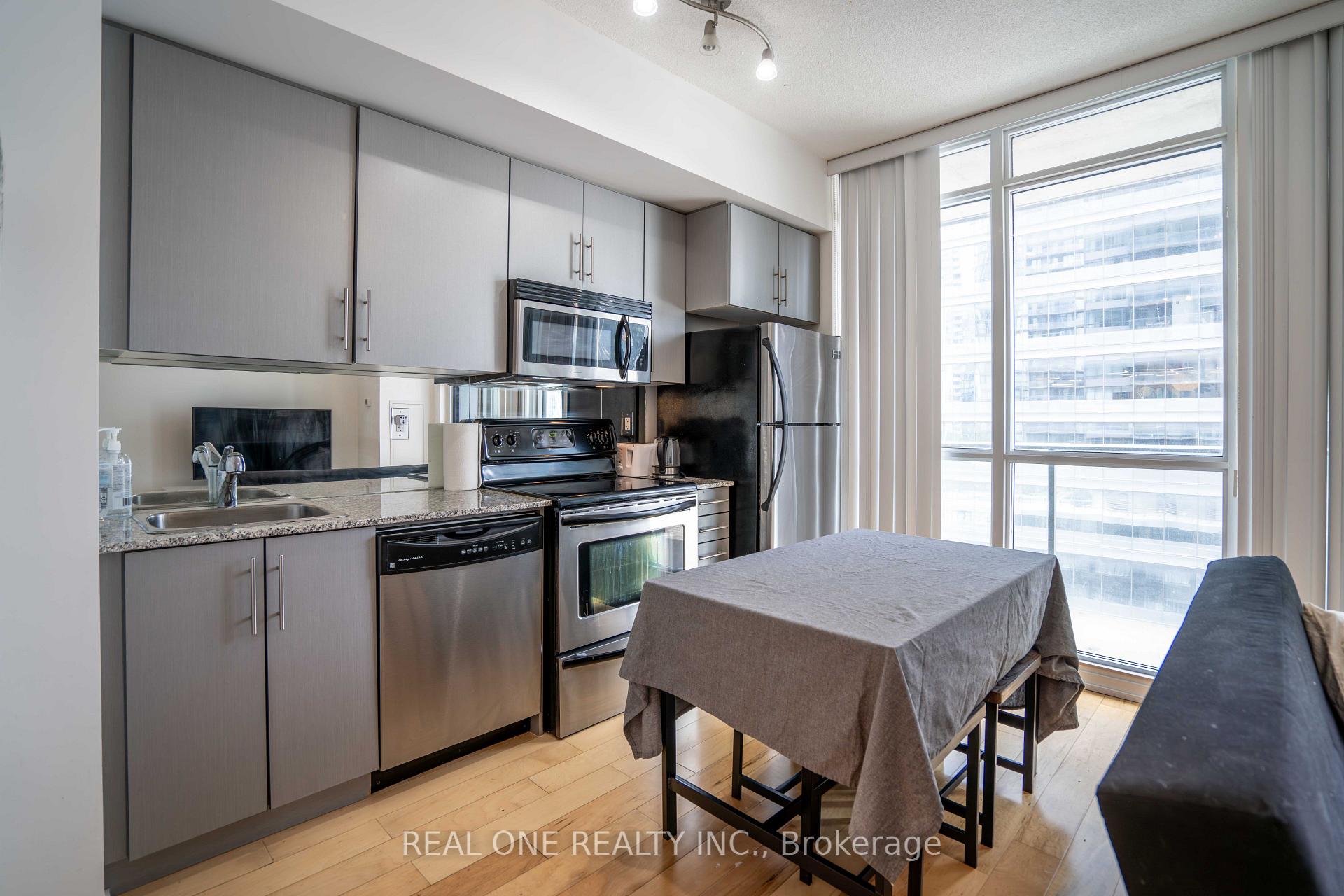 Photo 7 of Unit 1207, 65 Bremner Boulevard, Toronto, Waterfront Communities — HOMEH