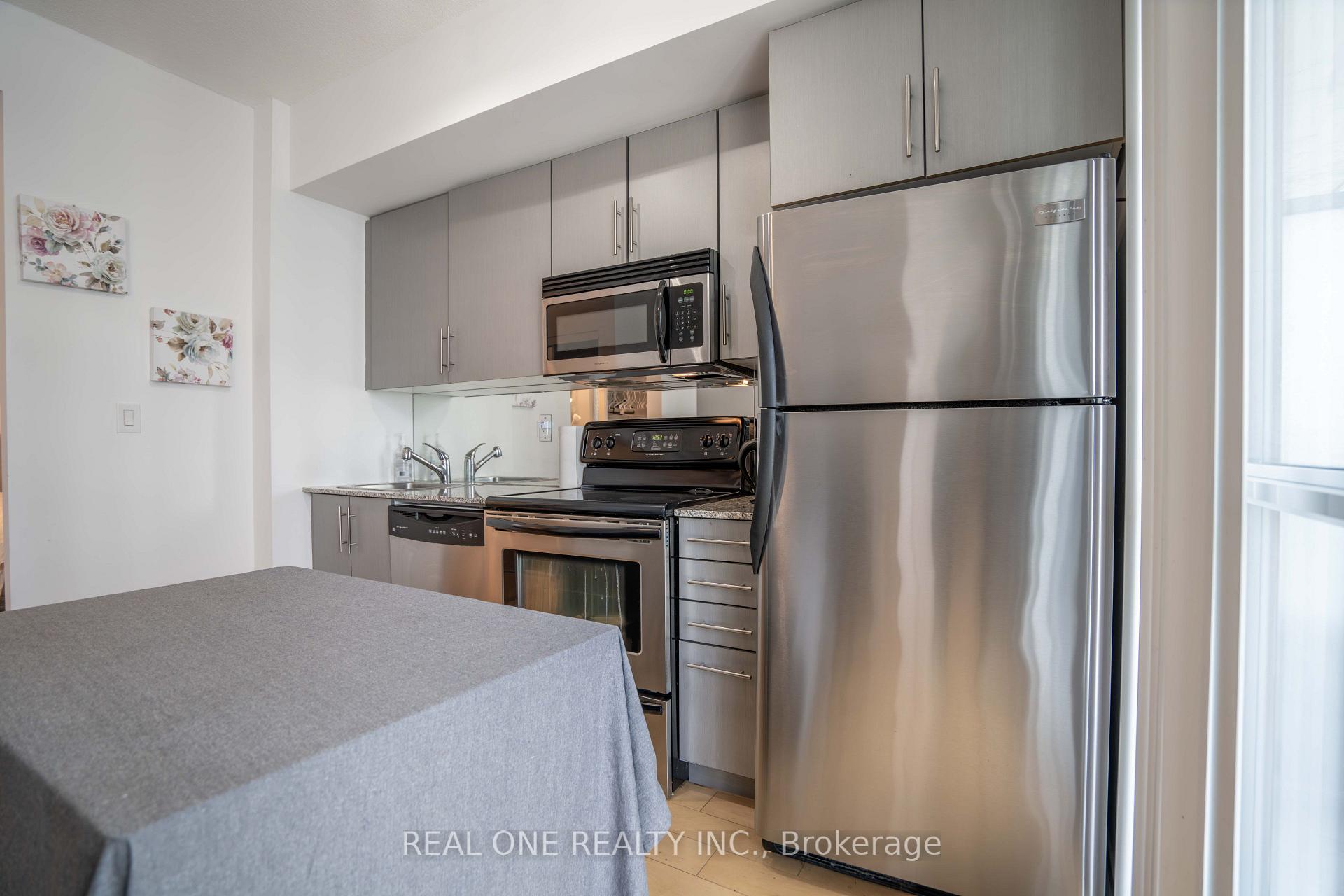 Photo 8 of Unit 1207, 65 Bremner Boulevard, Toronto, Waterfront Communities — HOMEH