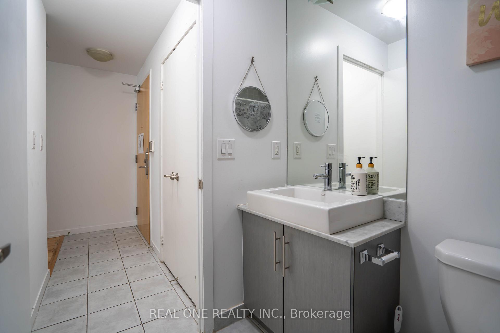 Photo 14 of Unit 1207, 65 Bremner Boulevard, Toronto, Waterfront Communities — HOMEH