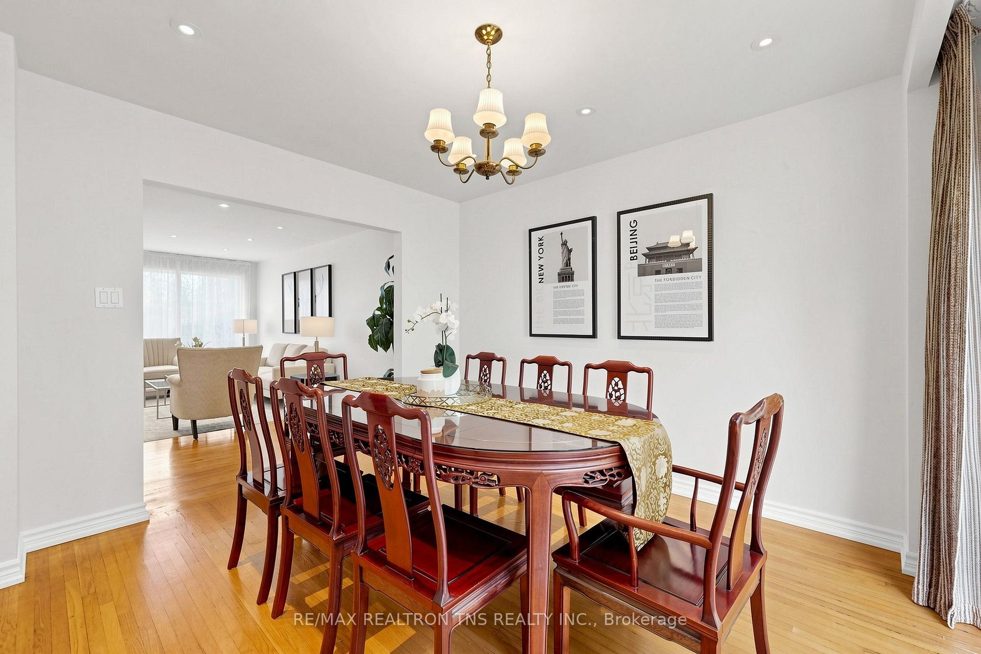 Photo 6 of 18 Lisburn Crescent, North York, Don Valley Village — HOMEH