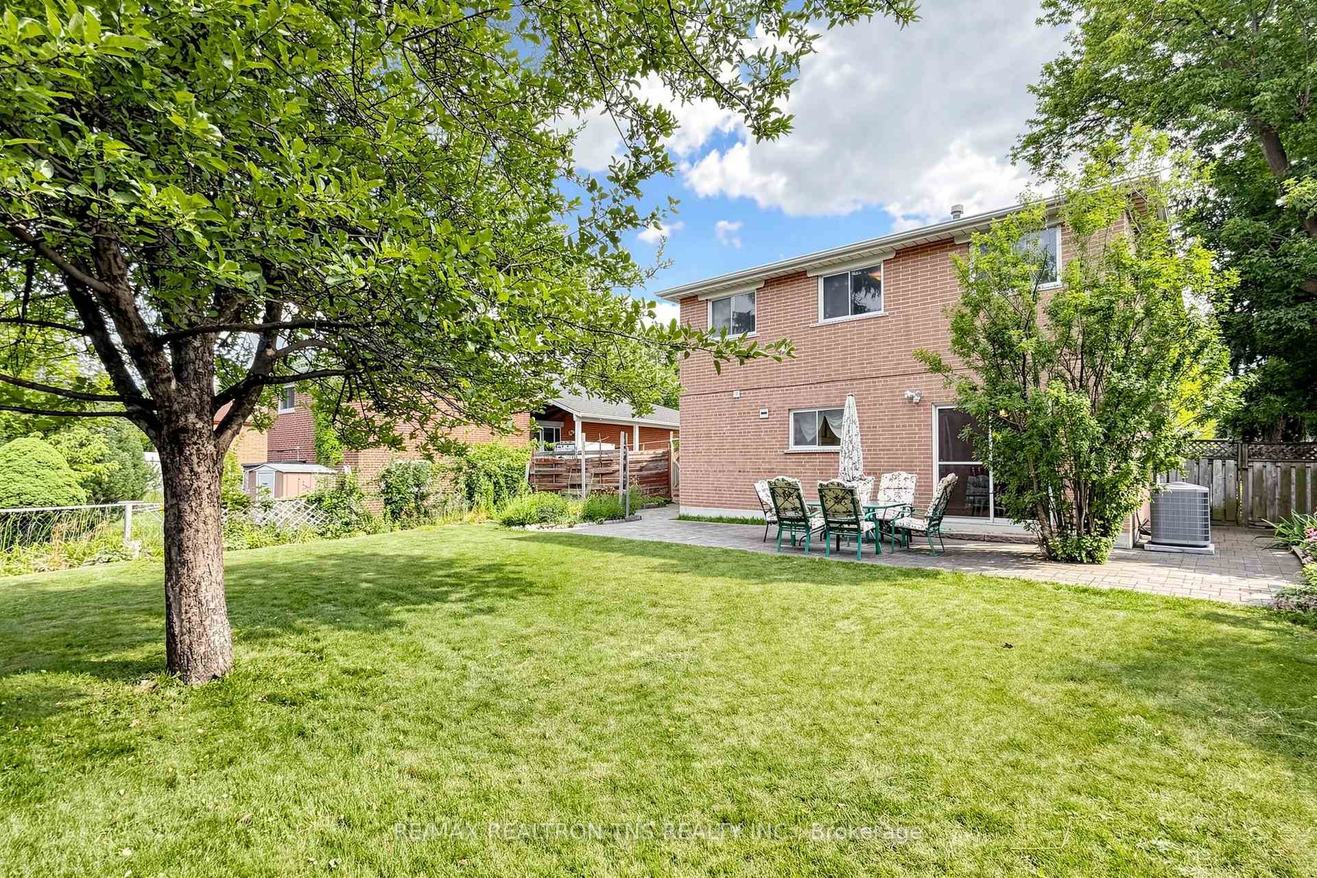 Photo 18 of 18 Lisburn Crescent, North York, Don Valley Village — HOMEH