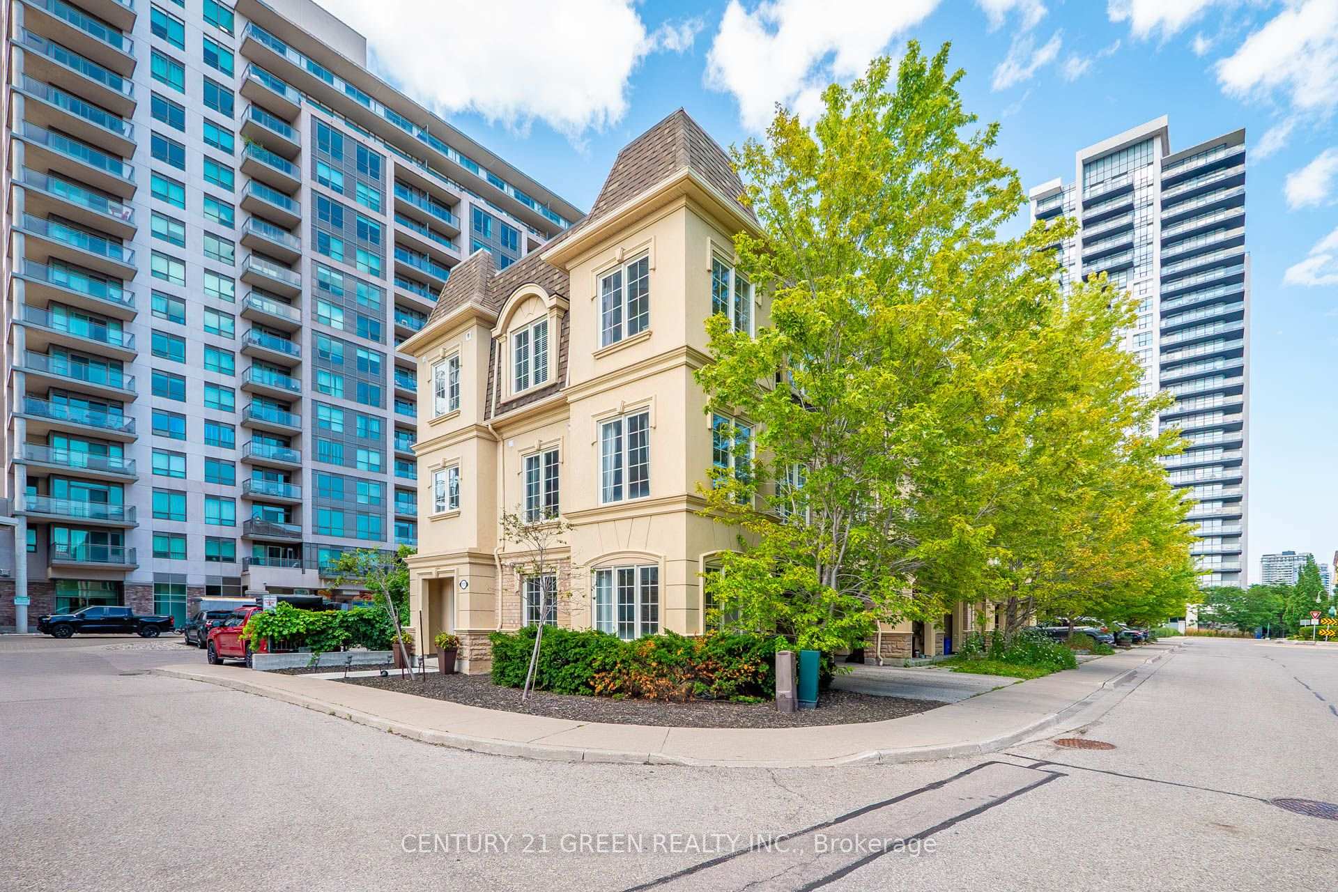 Photo 2 of Unit 111, 1250 St. Martins Drive, Pickering, Bay Ridges — HOMEH