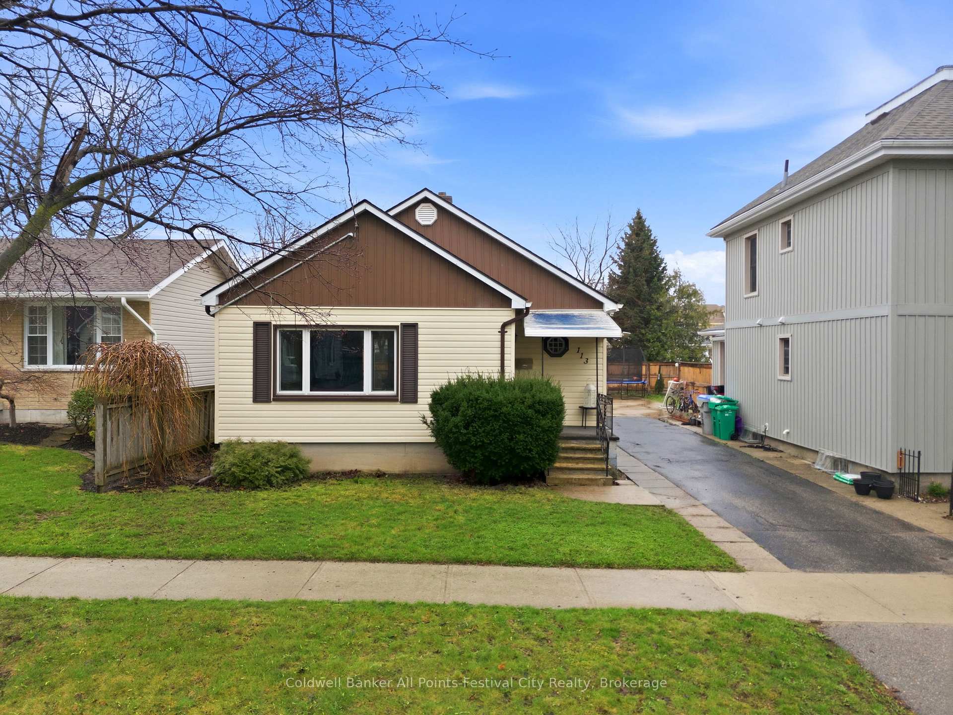 Photo 3 of 113 Quebec Street, Goderich, Goderich (Town) — HOMEH