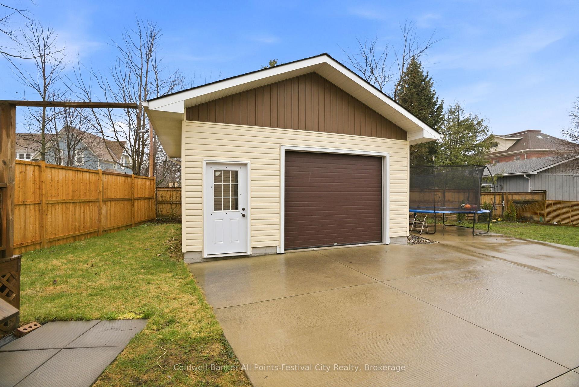 Photo 39 of 113 Quebec Street, Goderich, Goderich (Town) — HOMEH