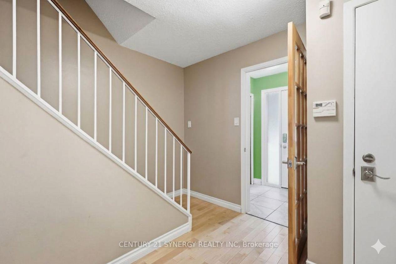 Photo 3 of 417 Sandhamn Private, Ottawa, Hunt Club Park/Greenboro — HOMEH