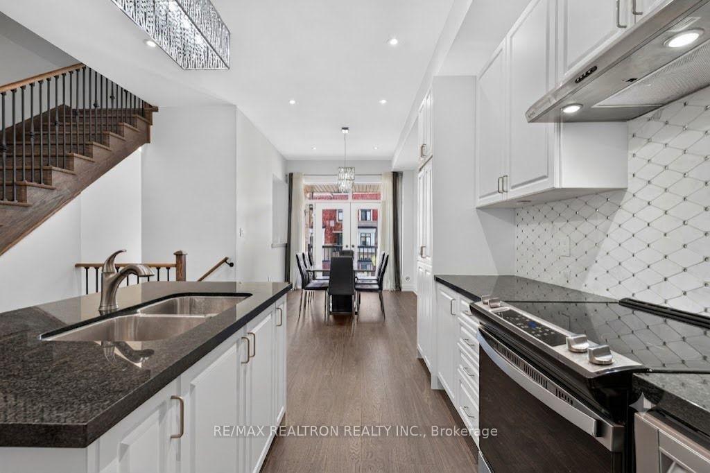 Photo 17 of 209 Arianna Crescent, Vaughan, Patterson — HOMEH