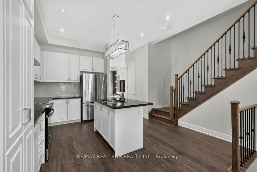 Photo 19 of 209 Arianna Crescent, Vaughan, Patterson — HOMEH