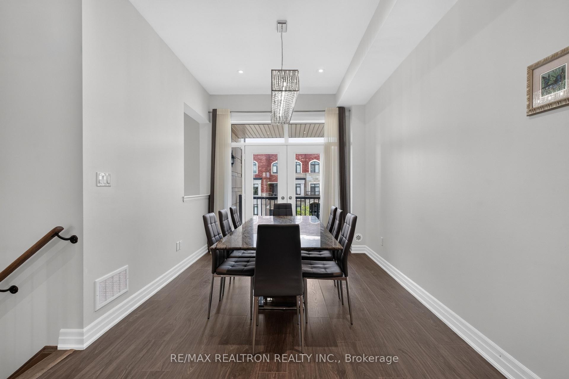 Photo 21 of 209 Arianna Crescent, Vaughan, Patterson — HOMEH