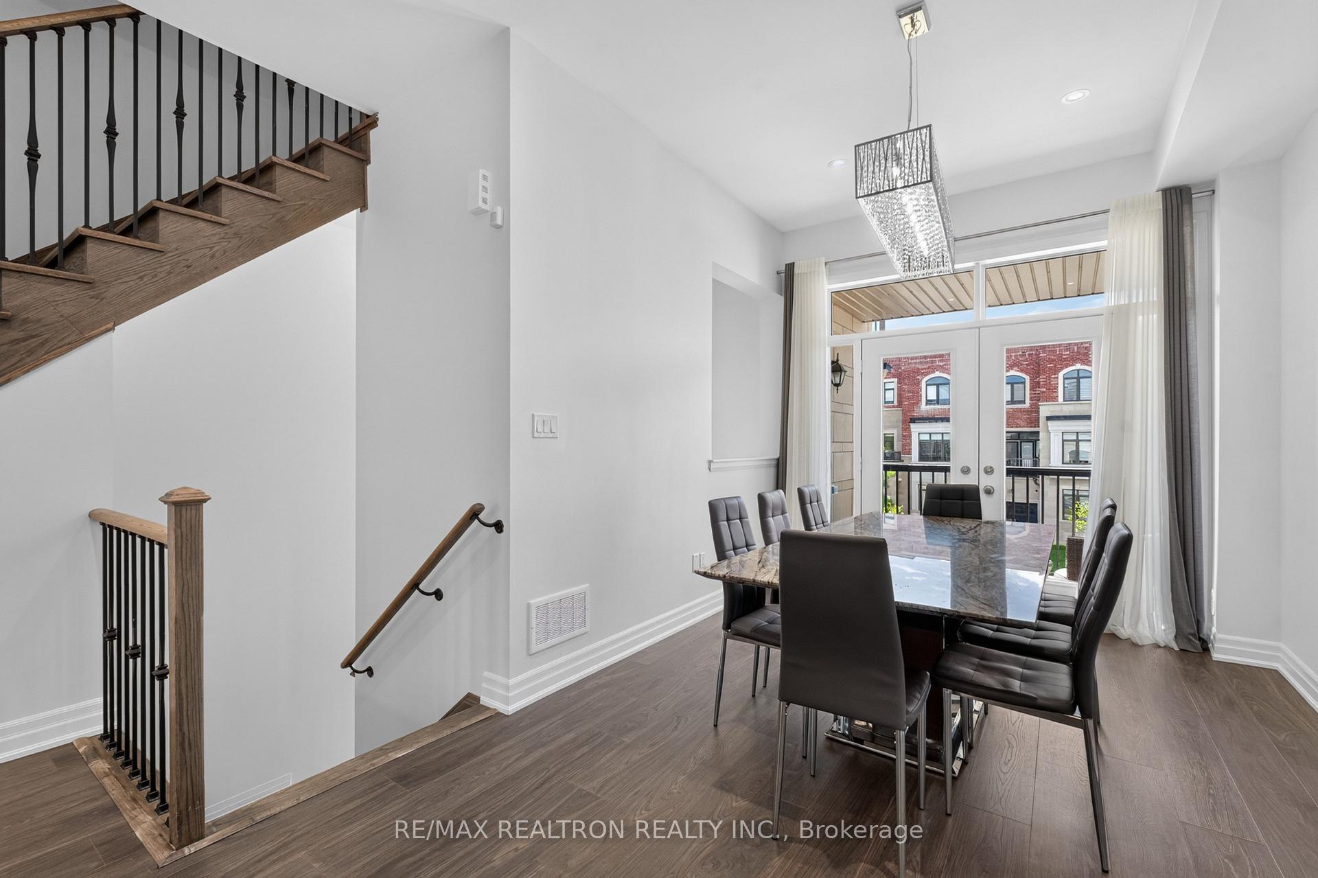 Photo 23 of 209 Arianna Crescent, Vaughan, Patterson — HOMEH