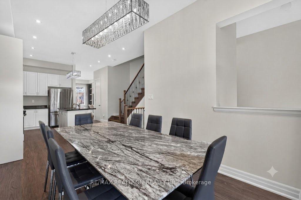 Photo 24 of 209 Arianna Crescent, Vaughan, Patterson — HOMEH