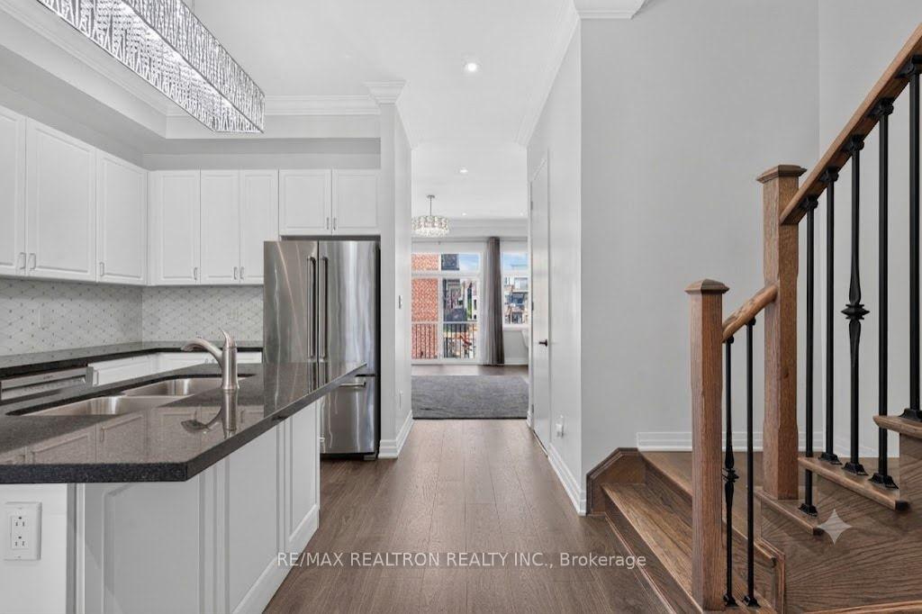 Photo 26 of 209 Arianna Crescent, Vaughan, Patterson — HOMEH