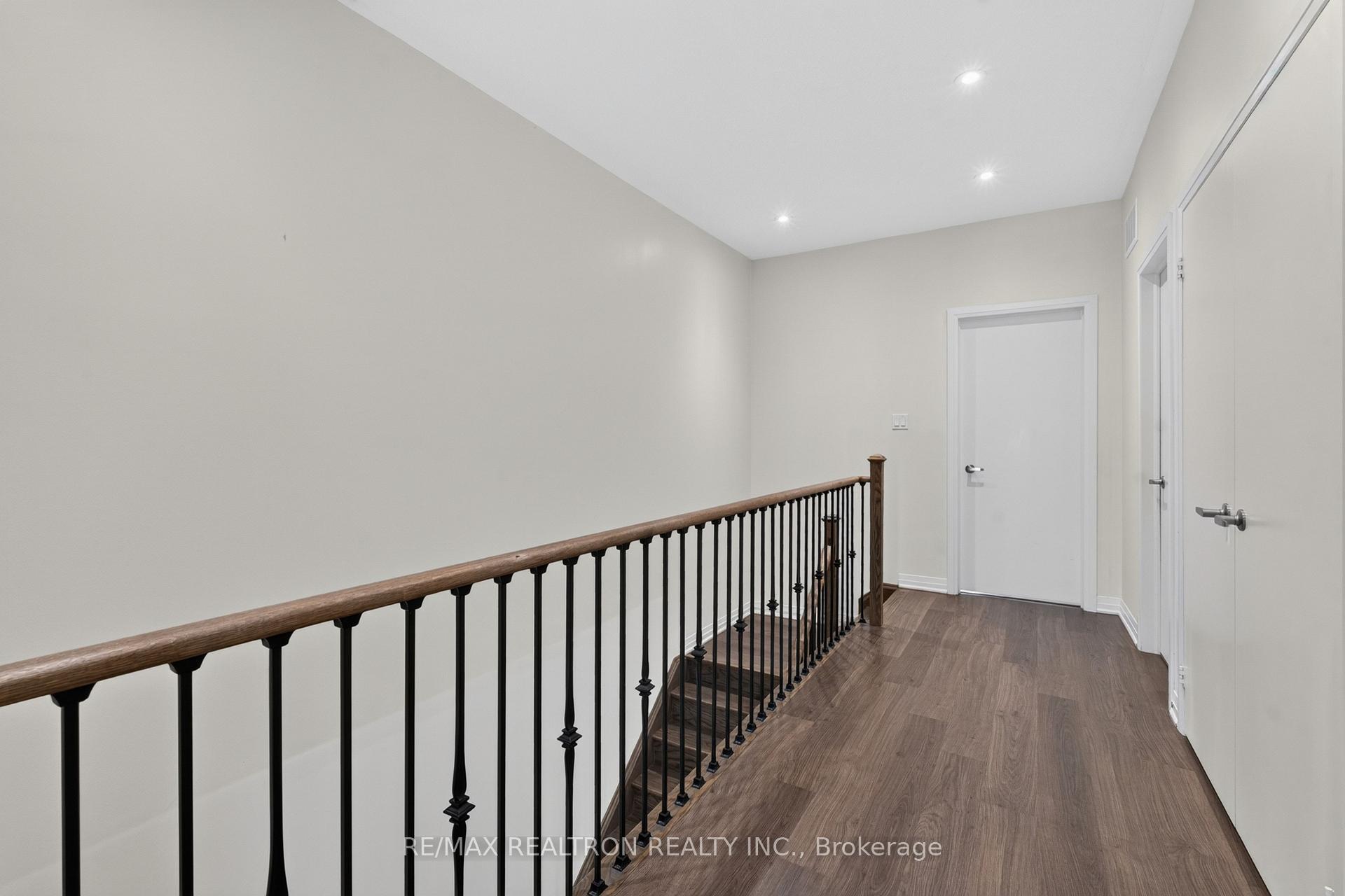 Photo 37 of 209 Arianna Crescent, Vaughan, Patterson — HOMEH