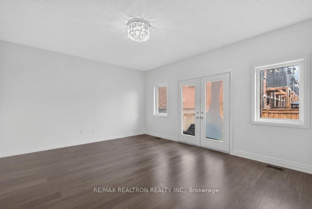Photo 40 of 209 Arianna Crescent, Vaughan, Patterson — HOMEH