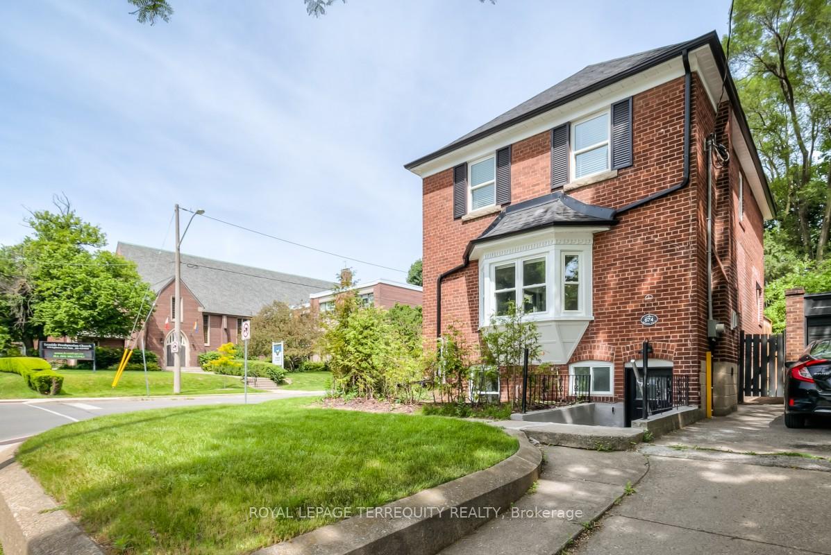 Photo 12 of Unit Lower, 674 Eglinton Avenue E, Toronto, Leaside — HOMEH