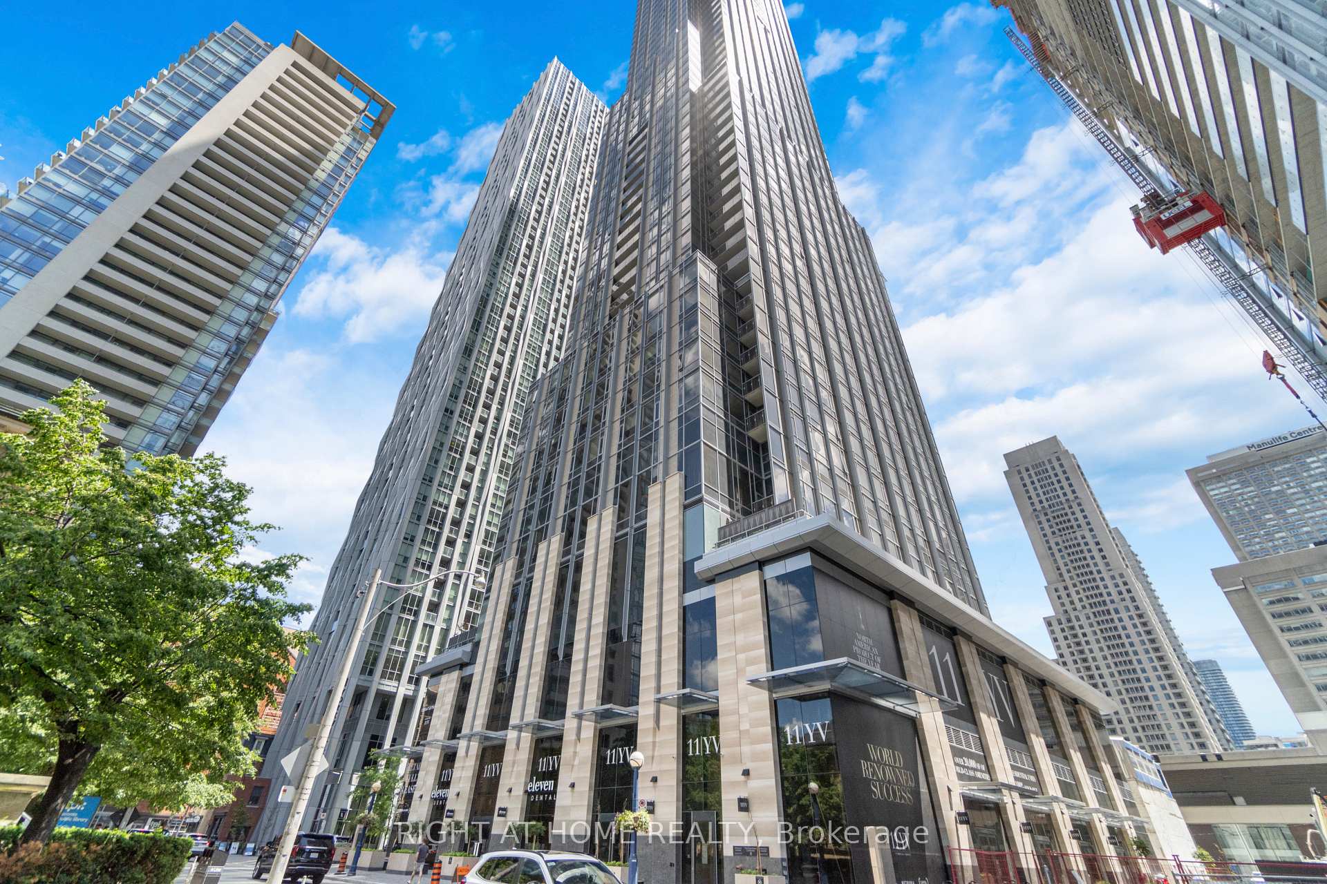 Photo of Unit 2113, 11 Yorkville Avenue