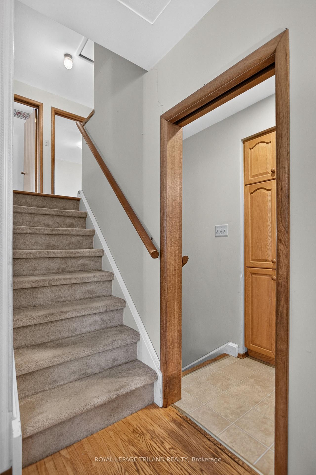 Photo 18 of 657 Viscount Road, London, South O — HOMEH