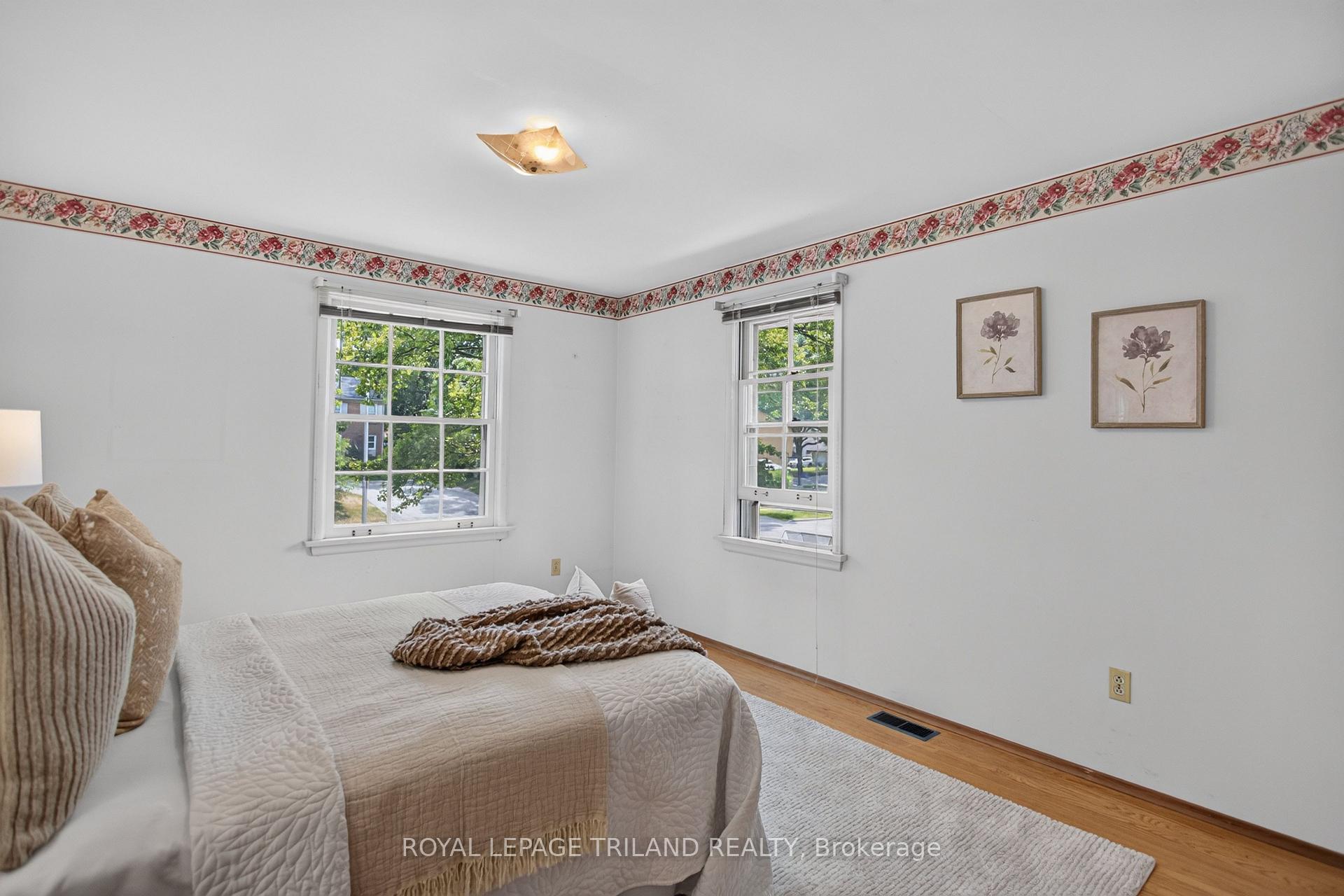 Photo 20 of 657 Viscount Road, London, South O — HOMEH