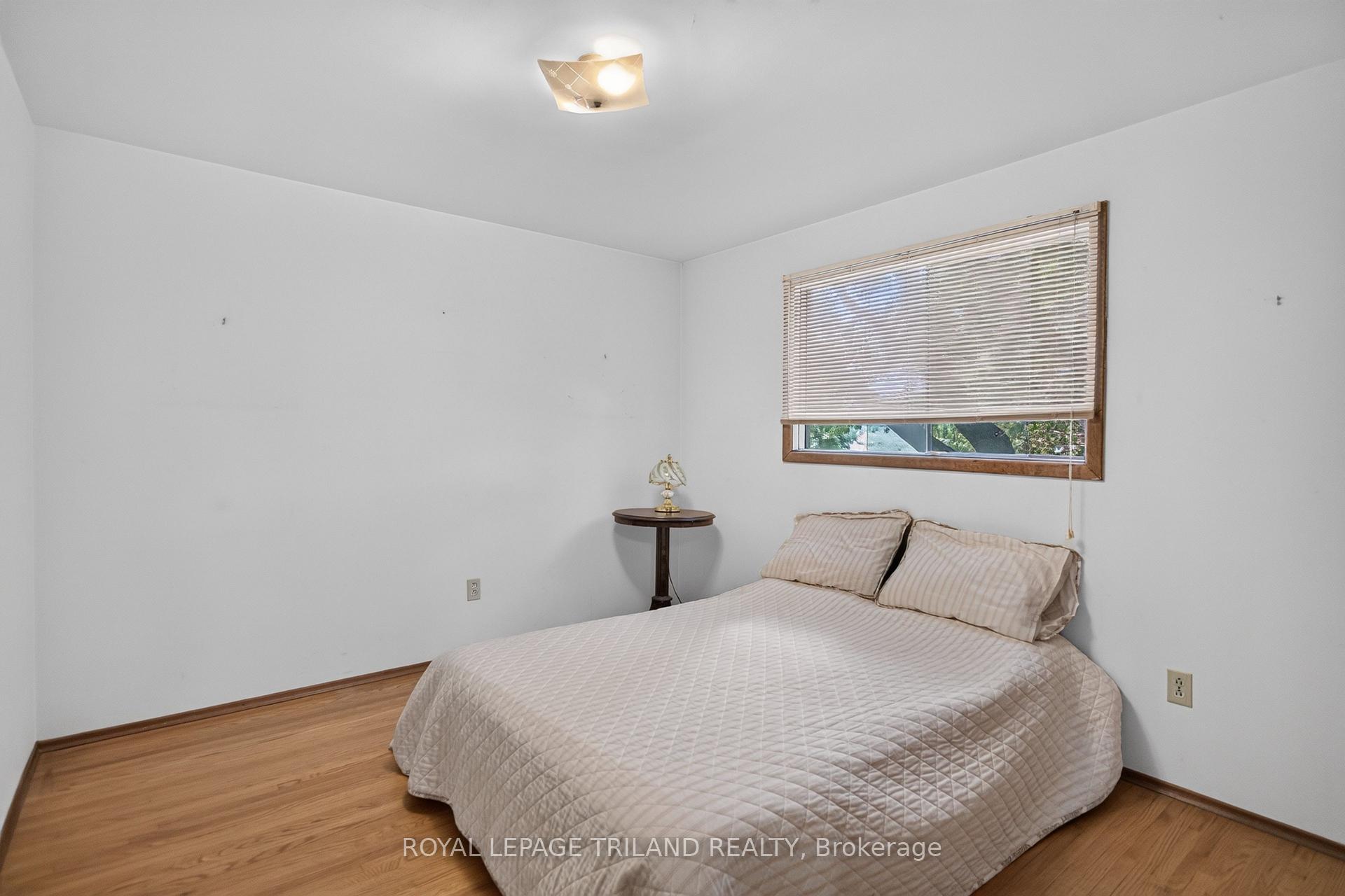 Photo 21 of 657 Viscount Road, London, South O — HOMEH