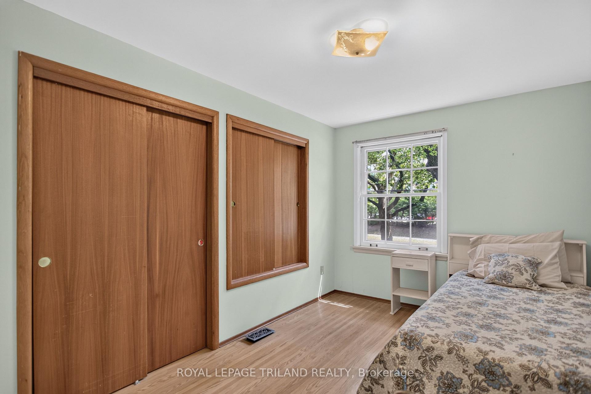 Photo 23 of 657 Viscount Road, London, South O — HOMEH