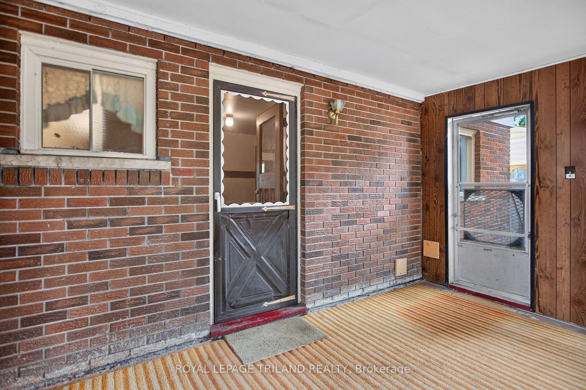 Photo 35 of 657 Viscount Road, London, South O — HOMEH