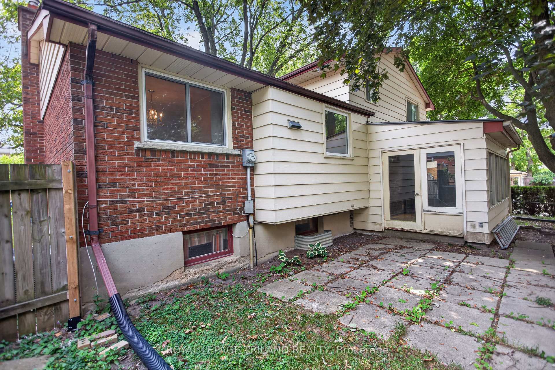 Photo 39 of 657 Viscount Road, London, South O — HOMEH