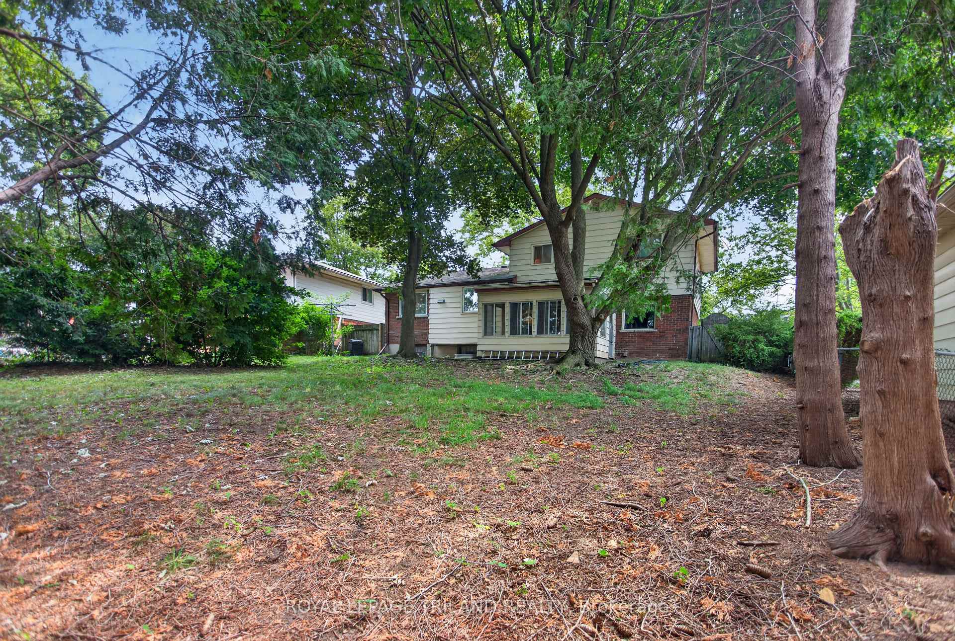 Photo 40 of 657 Viscount Road, London, South O — HOMEH