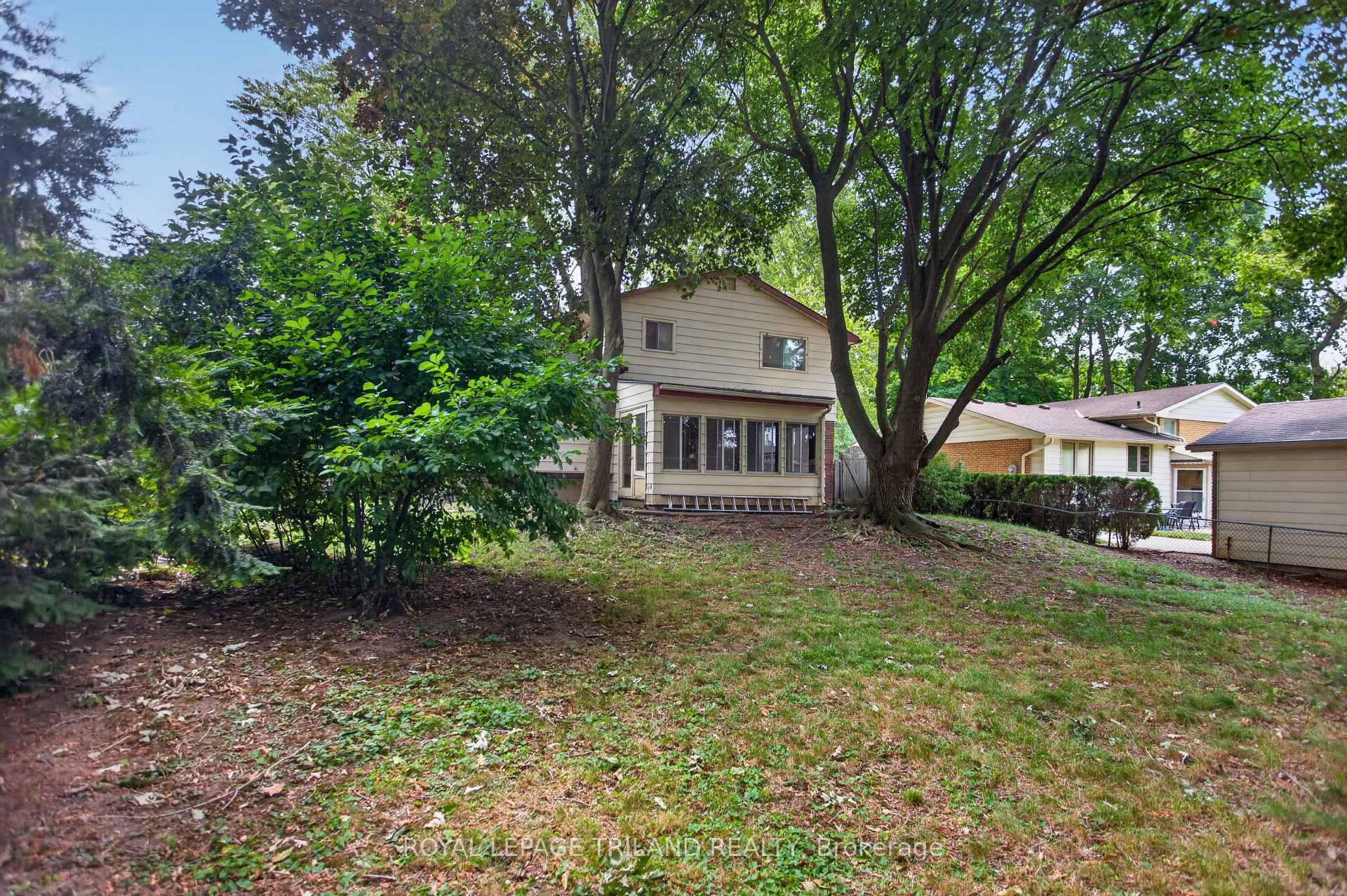 Photo 41 of 657 Viscount Road, London, South O — HOMEH