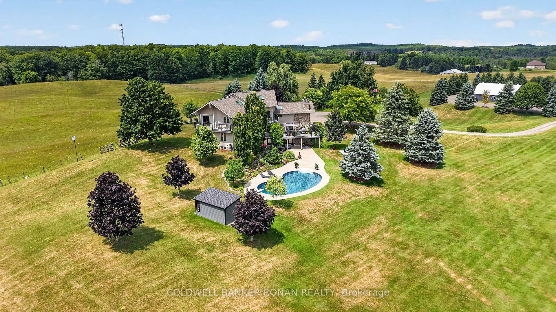 Photo 1 of 18250 Duffy's Lane, Caledon, Rural Caledon — HOMEH