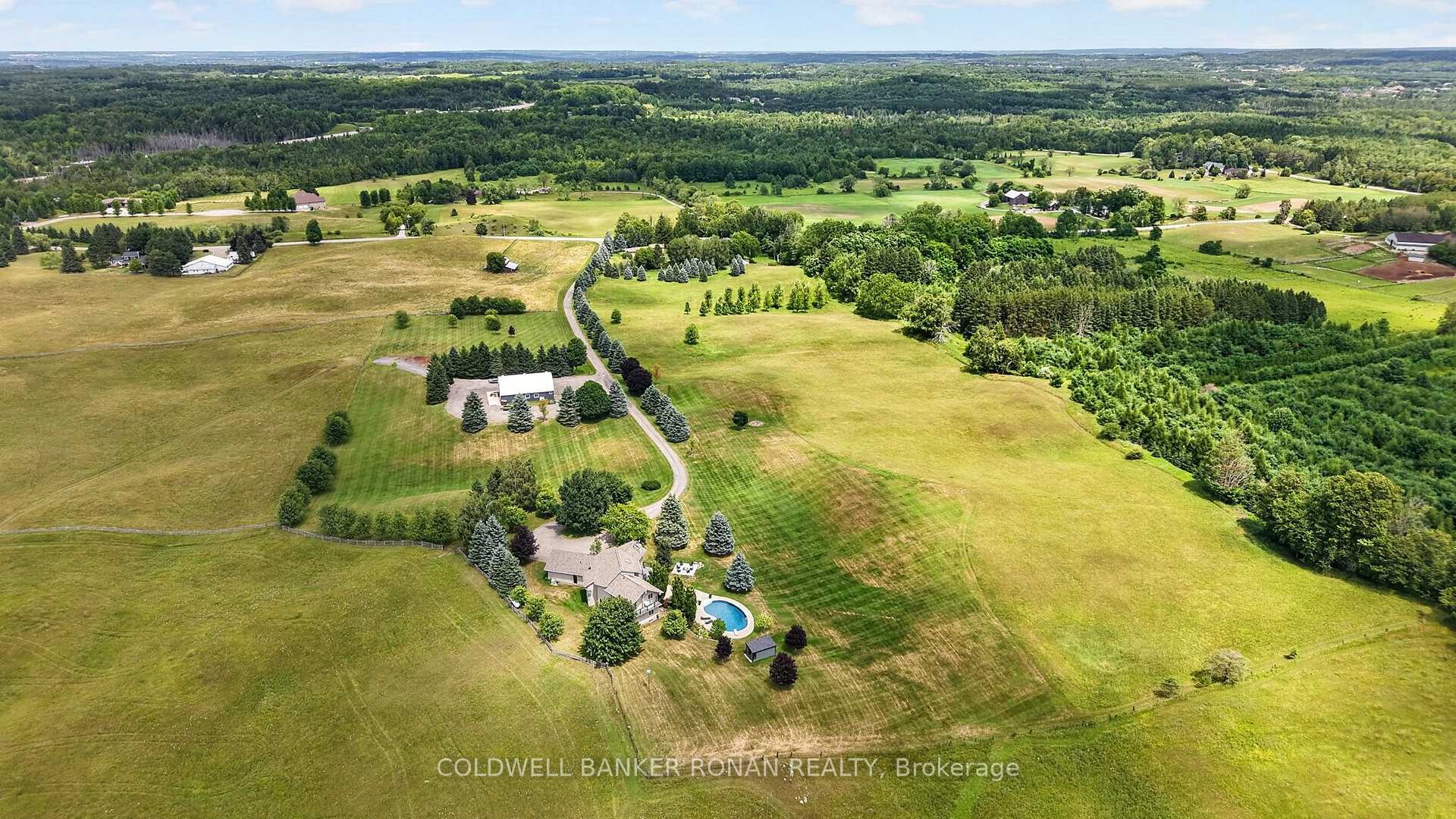 Photo 2 of 18250 Duffy's Lane, Caledon, Rural Caledon — HOMEH