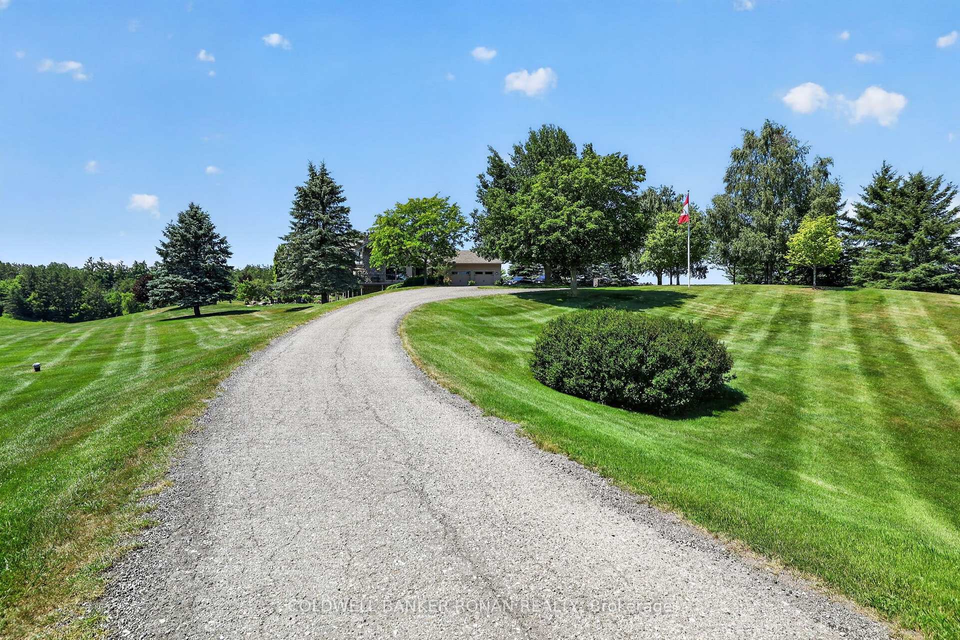 Photo 3 of 18250 Duffy's Lane, Caledon, Rural Caledon — HOMEH