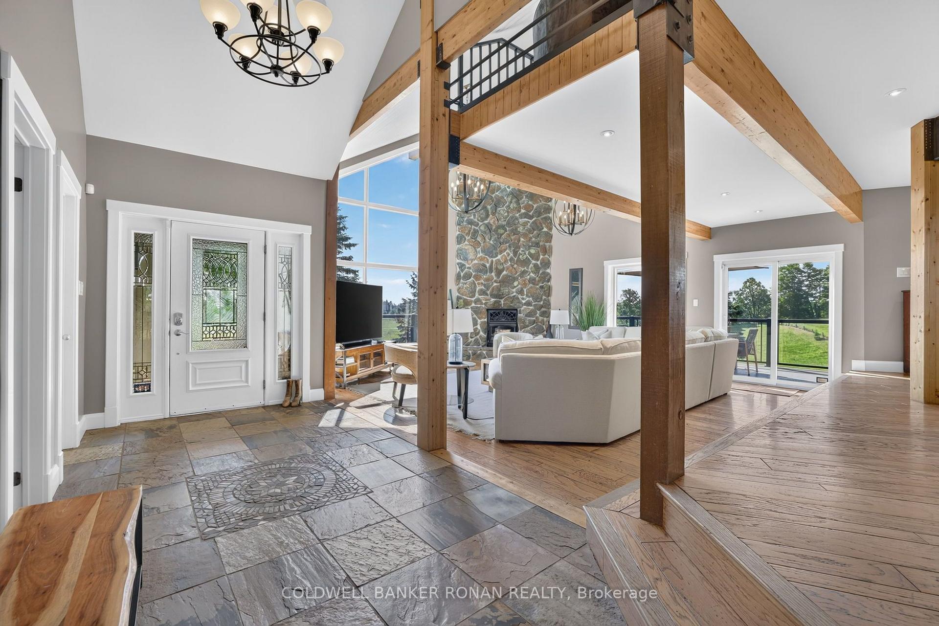 Photo 5 of 18250 Duffy's Lane, Caledon, Rural Caledon — HOMEH