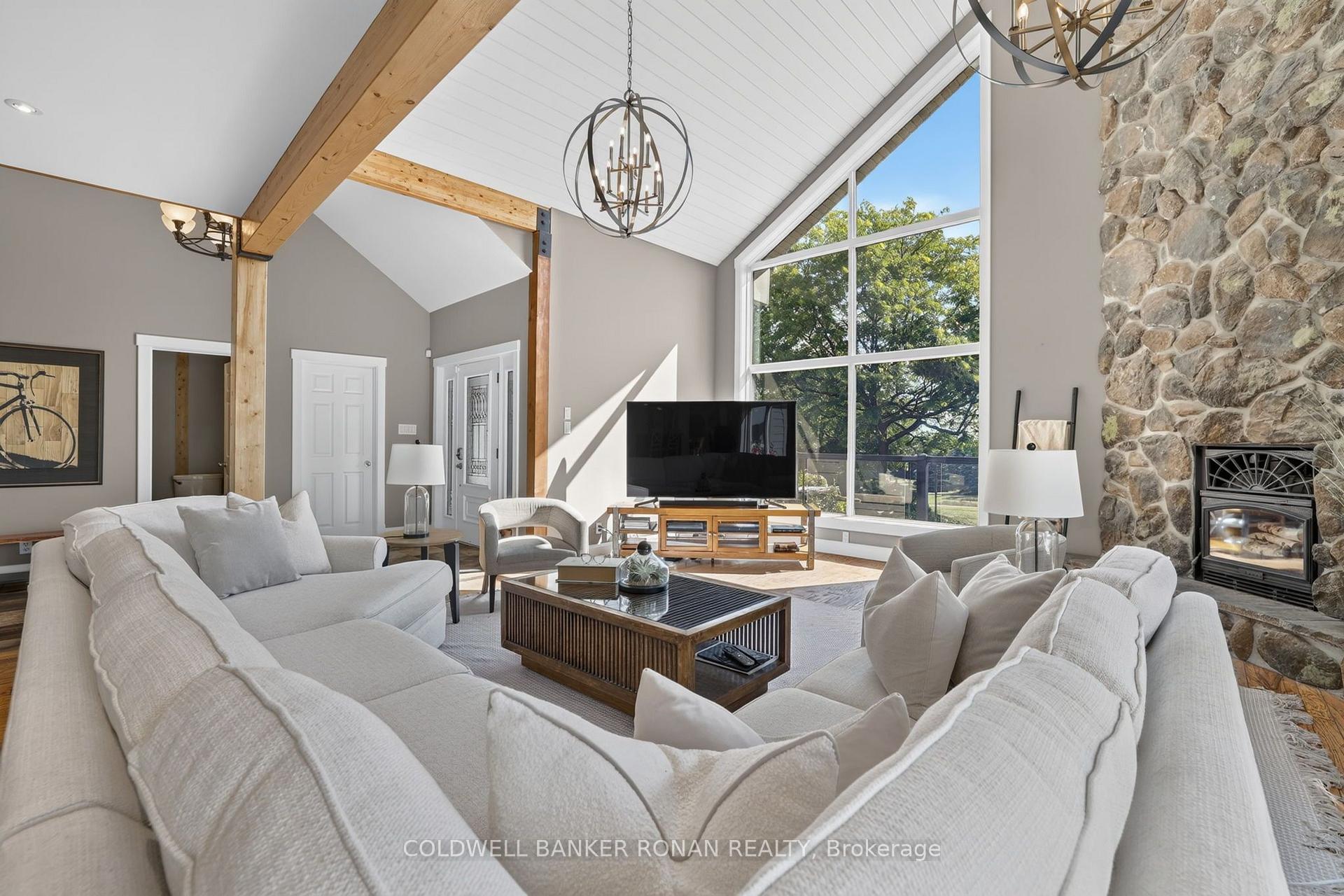 Photo 7 of 18250 Duffy's Lane, Caledon, Rural Caledon — HOMEH