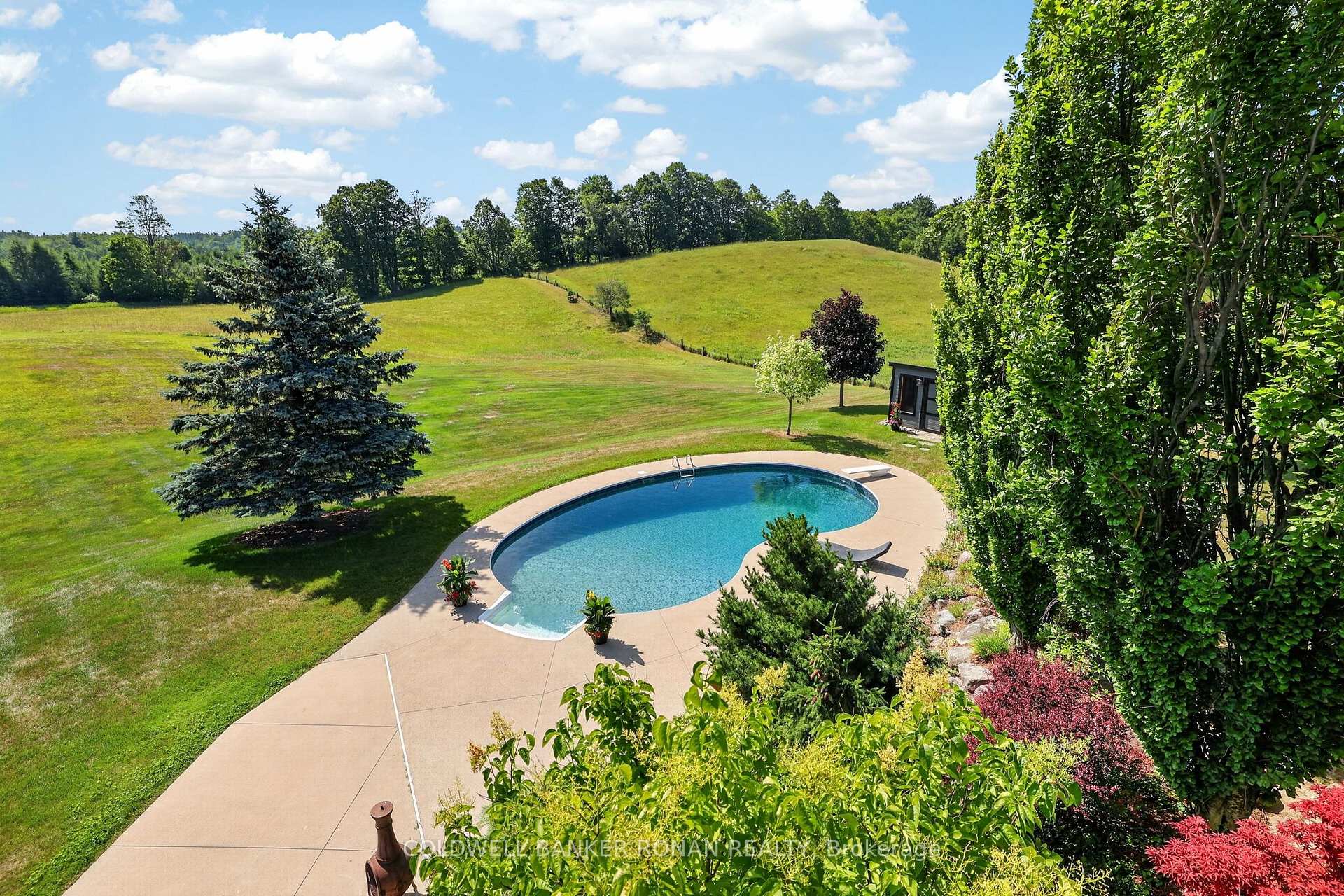 Photo 43 of 18250 Duffy's Lane, Caledon, Rural Caledon — HOMEH