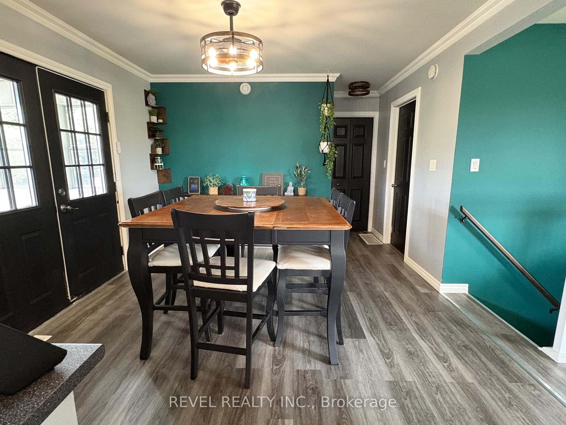 Photo 12 of 127 Genier Road, Cochrane — HOMEH