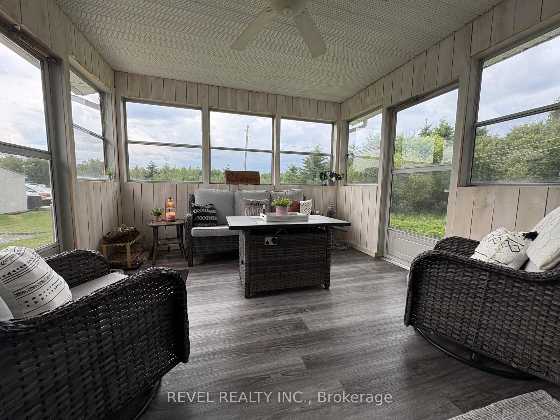Photo 32 of 127 Genier Road, Cochrane — HOMEH