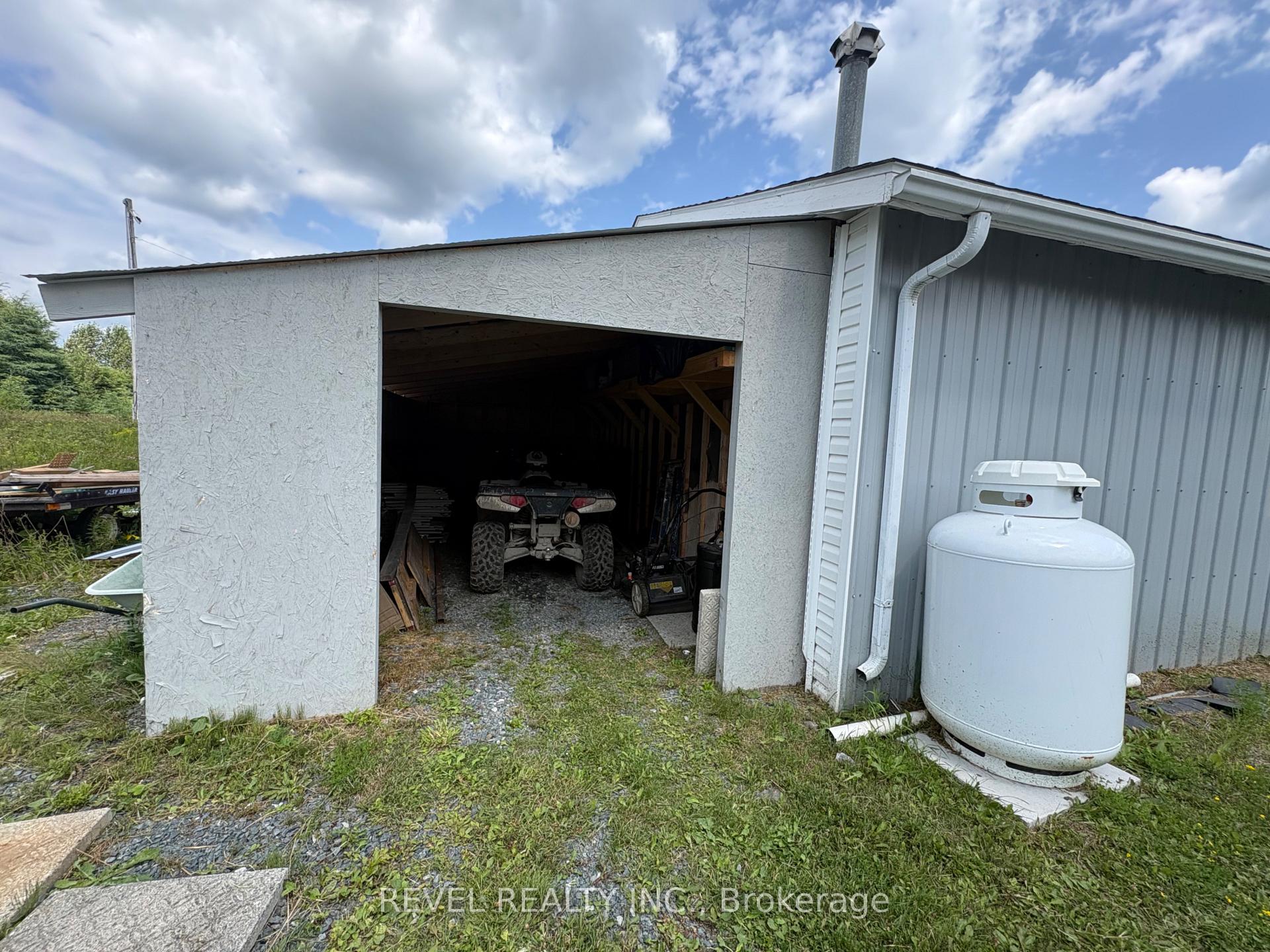 Photo 36 of 127 Genier Road, Cochrane — HOMEH