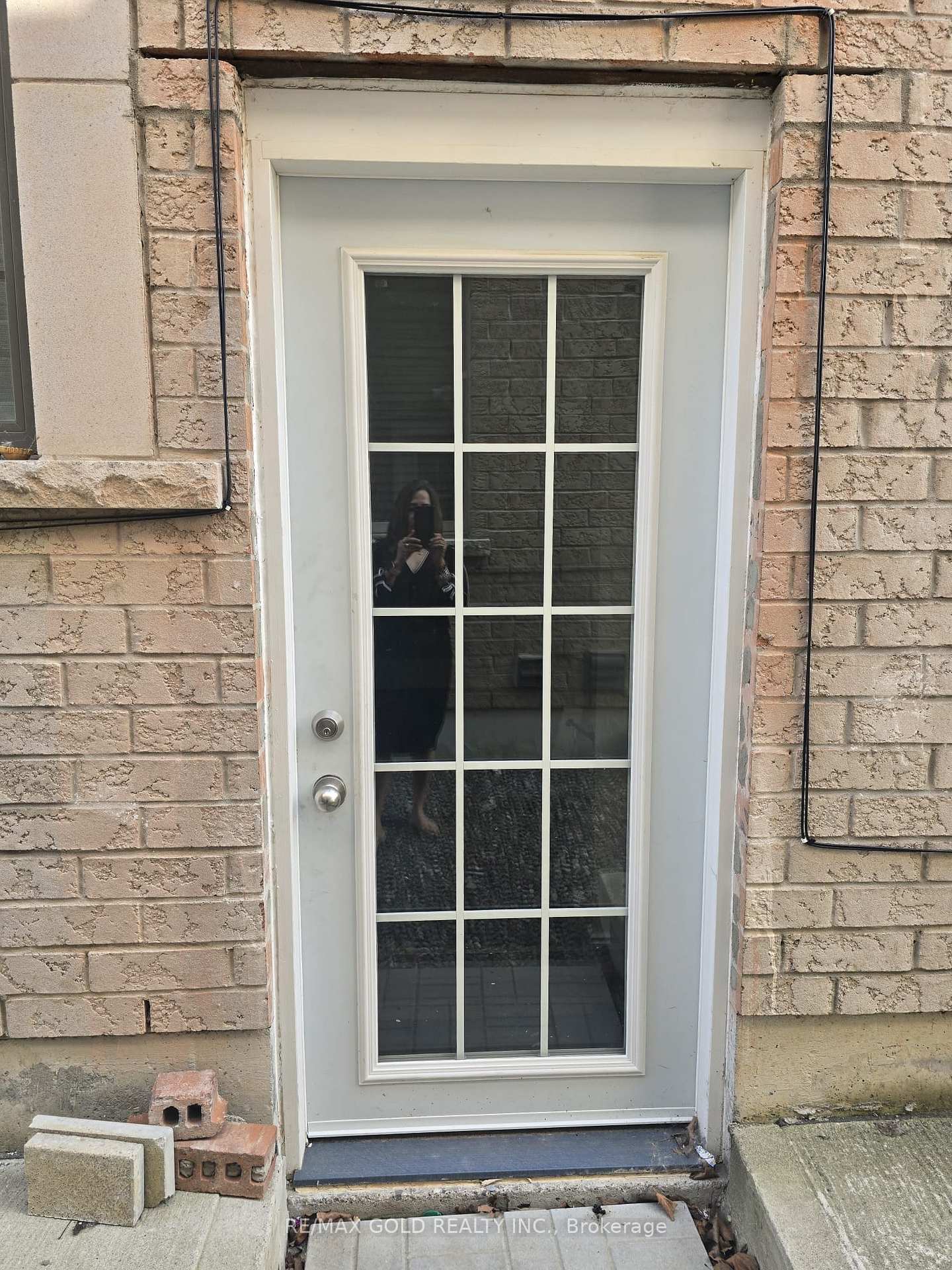 Photo 2 of Unit Bsmt, 35 Dolobram Trail, Brampton, Northwest Brampton — HOMEH