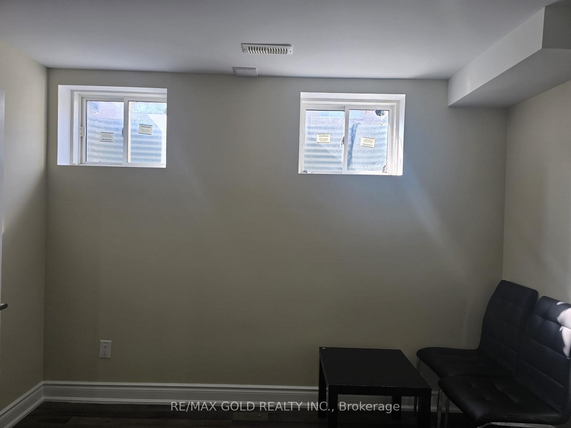 Photo 7 of Unit Bsmt, 35 Dolobram Trail, Brampton, Northwest Brampton — HOMEH