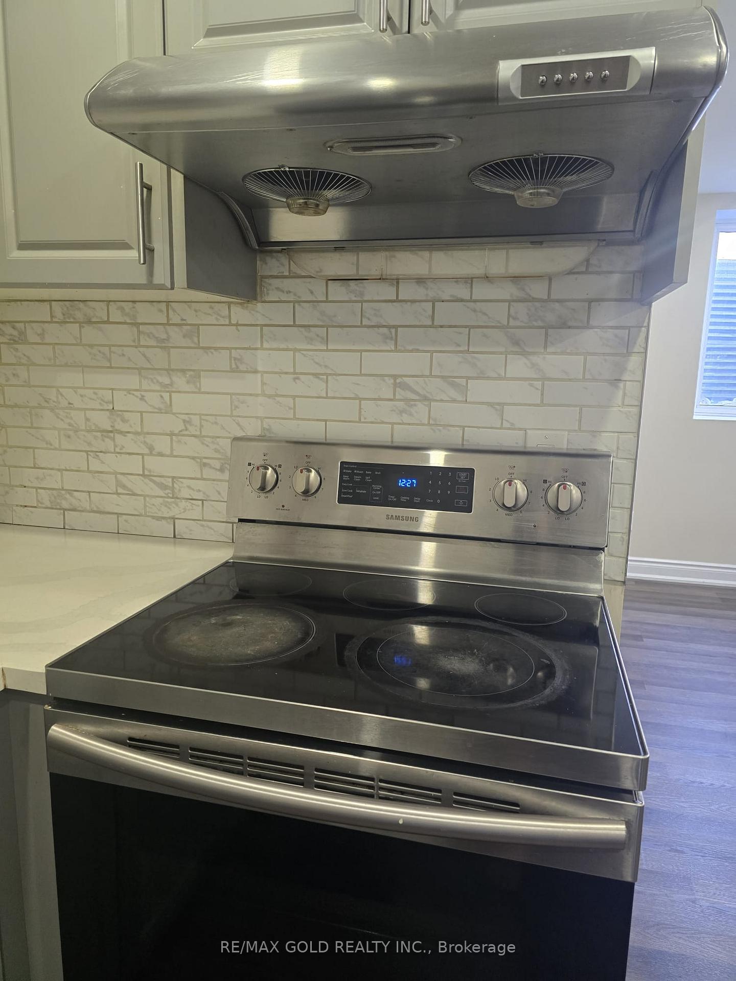 Photo 8 of Unit Bsmt, 35 Dolobram Trail, Brampton, Northwest Brampton — HOMEH