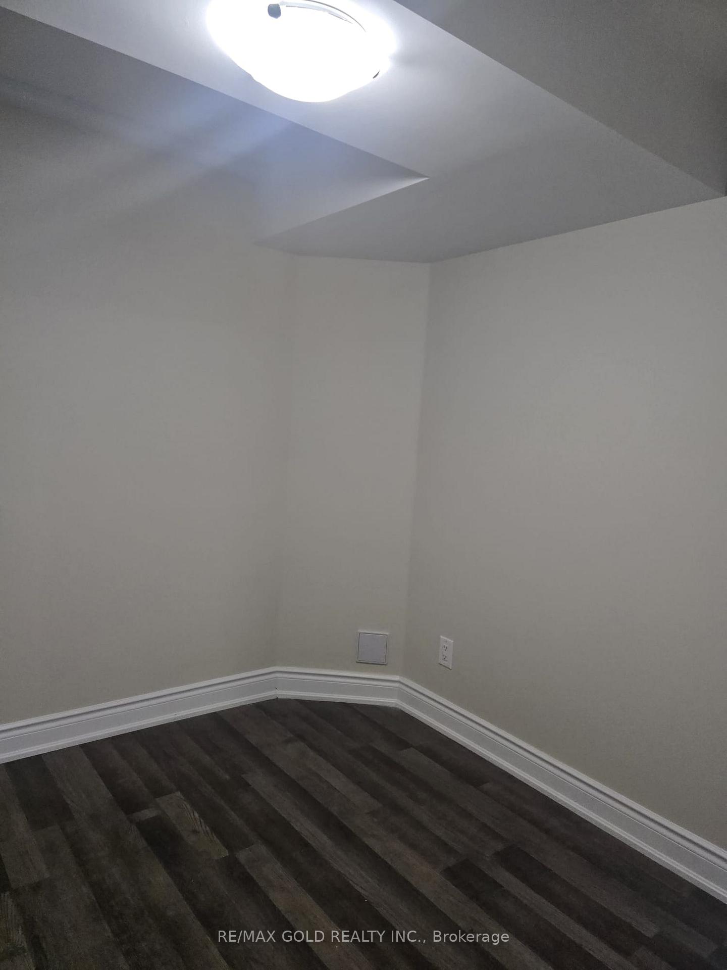 Photo 13 of Unit Bsmt, 35 Dolobram Trail, Brampton, Northwest Brampton — HOMEH