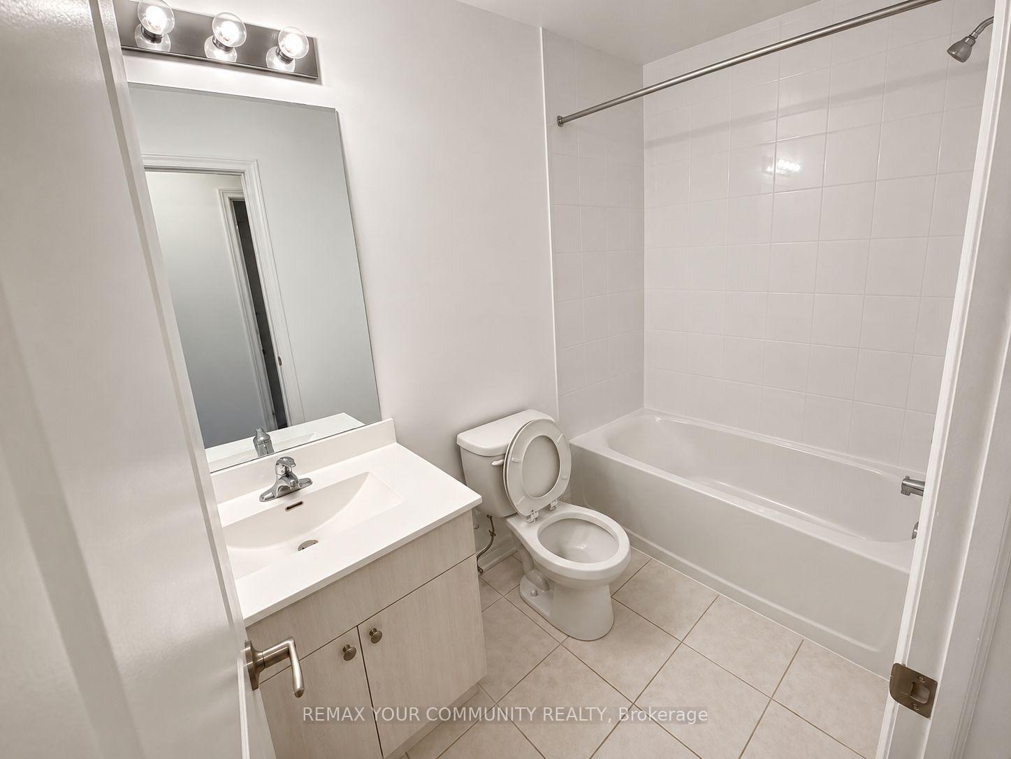 Photo 8 of 196 Pine Grove Road W, Vaughan, West Woodbridge — HOMEH