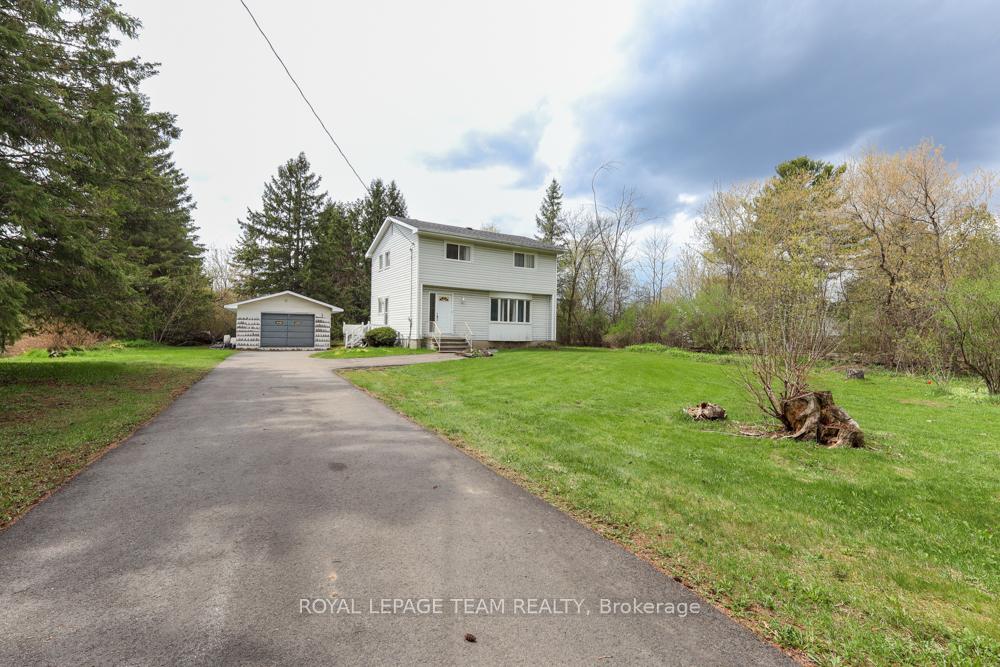 Photo 3 of 1454 Stagecoach Road, Ottawa, Greely — HOMEH